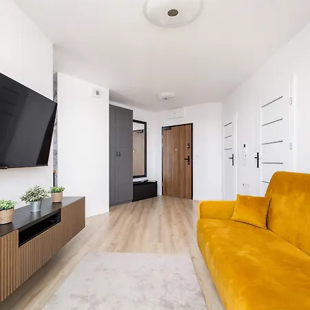 Elegant With Parking Near Tauron Arena By Renters Apartament Kraków