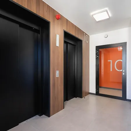 Apartment Elegant With Parking Near Tauron Arena By Renters *